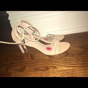 NW STUART WEITZMAN NUDE SANDALS SZ 6